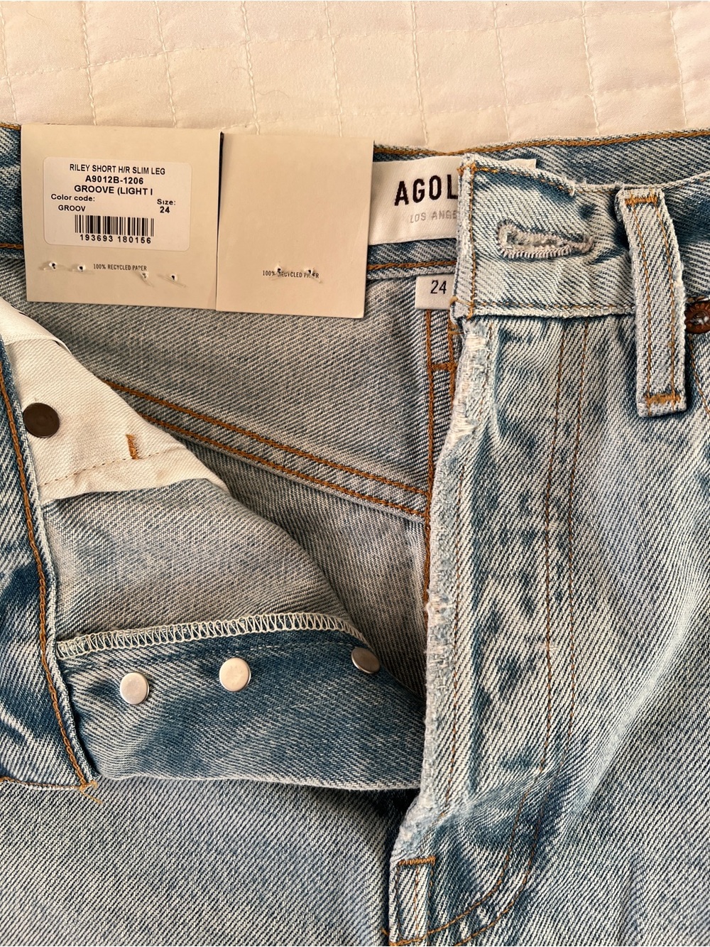 Agolde Riley Shorts In Groove - Picture 5 of 5
